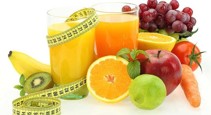 Fruits, légumes et jus pour perdre du poids dans le régime préféré